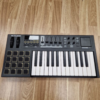 CLAVIER CONTROLLER M-AUDIO CODE 25