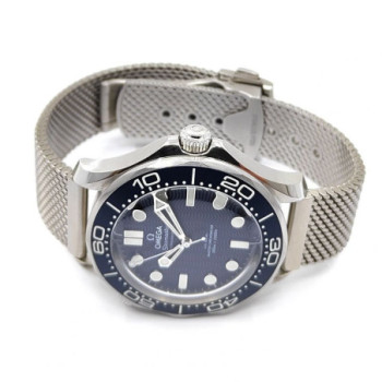 OMEGA SEAMASTER DIVER 300 M JAMES BOND 60TH 210.30.42.20.03.002