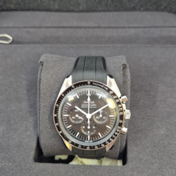 OMEGA SPEEDMASTER MOON WATCH 31032425001001