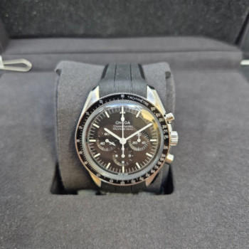 OMEGA SPEEDMASTER MOON WATCH 31032425001001