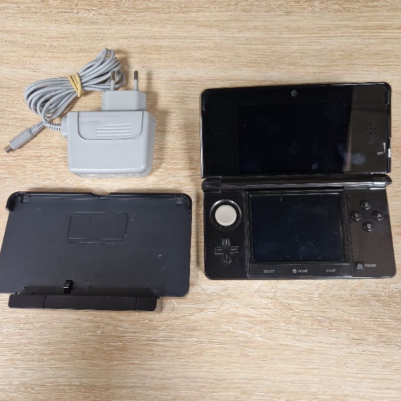 CONSOLE NINTENDO 3DS + DOCK CHARGEUR