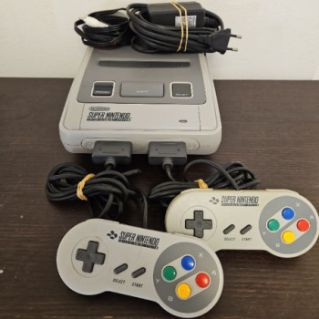 CONSOLE SNES + 2 MANETTE