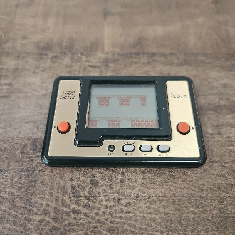 GAME AND WATCH LUDO TRONIC EVASION