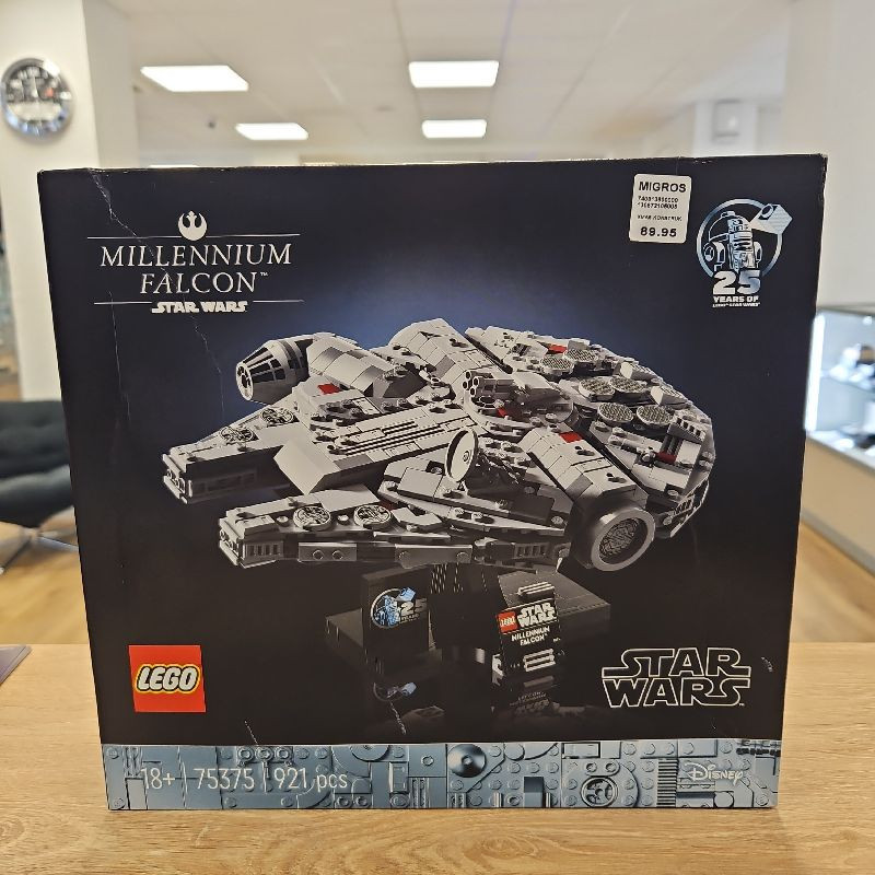 LEGO STAR WARS MILLENIUM FALCON