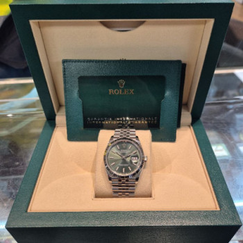 MONTRE ROLEX DATEJUST 126234 CADRAN VERT LISSE