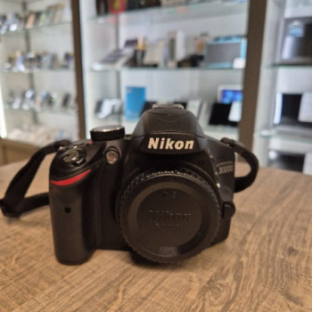 NIKON D3200 + CHARGEUR