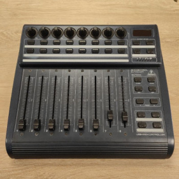 BEHRINGER BCF 2000