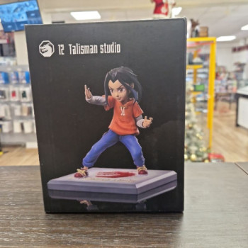 FIGURINE JACKIE CHAN FILLE TALISMAN STUDIO