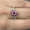 BAGUE OR BLANC 18K AVEC DIAMANTS ET RUBIS 3.11GRS T.53