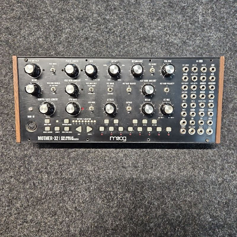 MOGG MOTHER-32