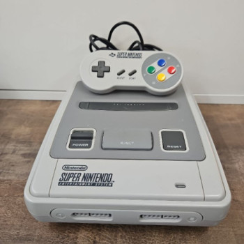 CONSOLE SUPER NES + MANETTE