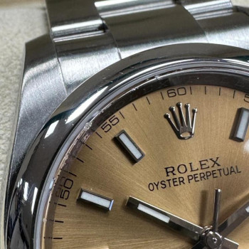 ROLEX OYSTER PERPETUAL 36 WHITE GRAPE 116000