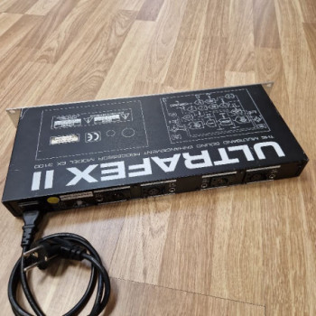 EXCITEUR HARMOMIQUE BEHRINGER ULTRAFEX II  EX3100