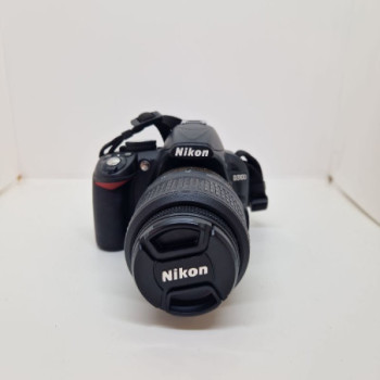 NIKON D3100 OBJECTIF 18 55 MM + CHARGEUR