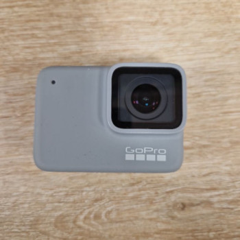 GOPRO HERO 7 WHITE + BOITIER ET HARNAIS