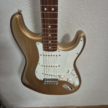 FENDER STRATOCASTER VINTERA 70'S SHORELINE GOLD MEX