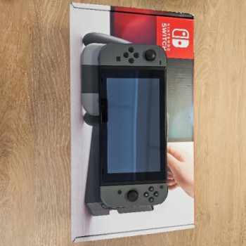 CONSOLE NINTENDO SWITCH AVEC BOITE