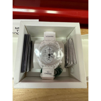 SWATCH X OMEGA SNOOPY MOONSWATCH MISSION TO THE MOONPHASE FULL MOON (WHITE)