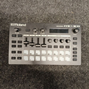 ROLAND GROOVEBOX MC-101