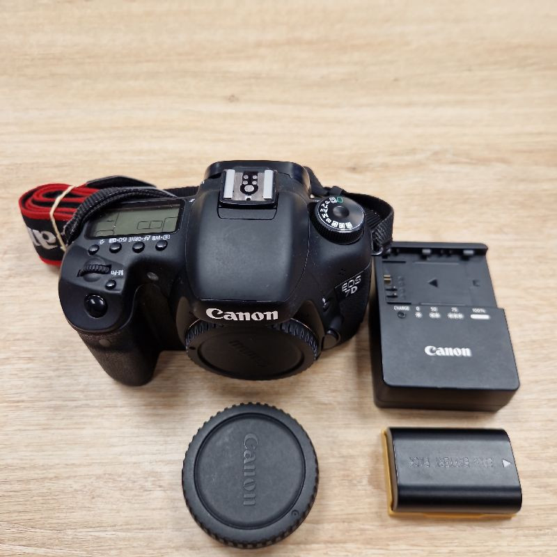 CANON EOS 7D MARK I + 2 BATT CANON EOS 7D MARK I + 2 BATT