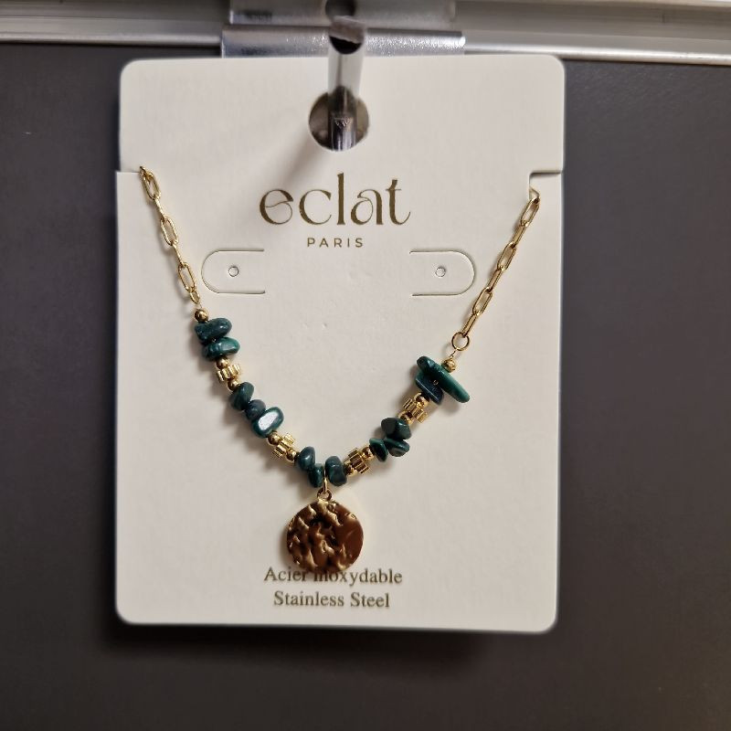 COLLIER PIERRE VERTE EN ACIER INOXYDABLE COLLIER PIERRE VERTE EN ACIER INOXYDABLE