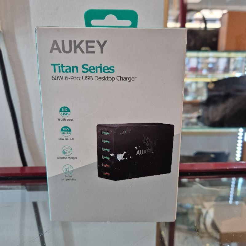 AUKEY TITAN SERIES 60W 6 PORT USB AUKEY TITAN SERIES 60W 6 PORT USB