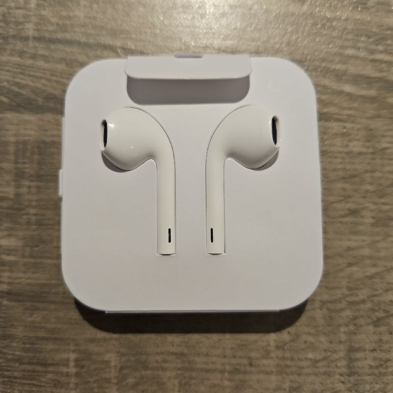 APPLE EARPODS LIGHTNING SANS BLISTER APPLE EARPODS LIGHTNING SANS BLISTER