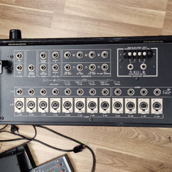 YAMAHA EMX300 12-CHANNEL 250W STEREO POWERED MIXER