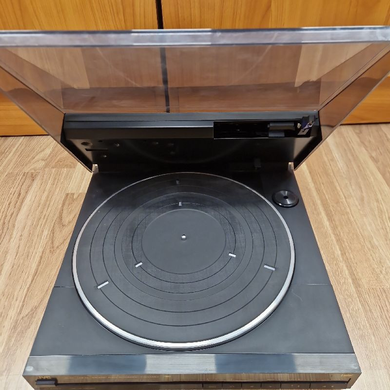 Platine Vinyle JVC à Courroie – Occasion – Fonctionnelle – Compatible American DJ