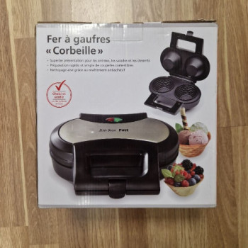 FER A GAUFRES CORBEILLE BETTY BOSSI FUST