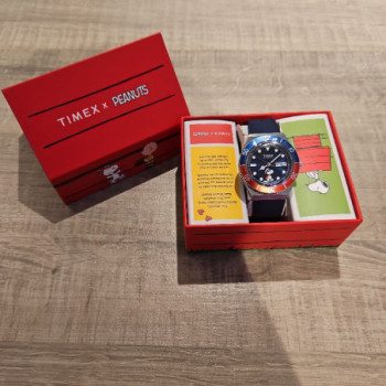 TIMEX PEANUTS AUTO MASKED MARVEL