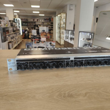 BEHRINGER COMPOSER PRO MDX 2200