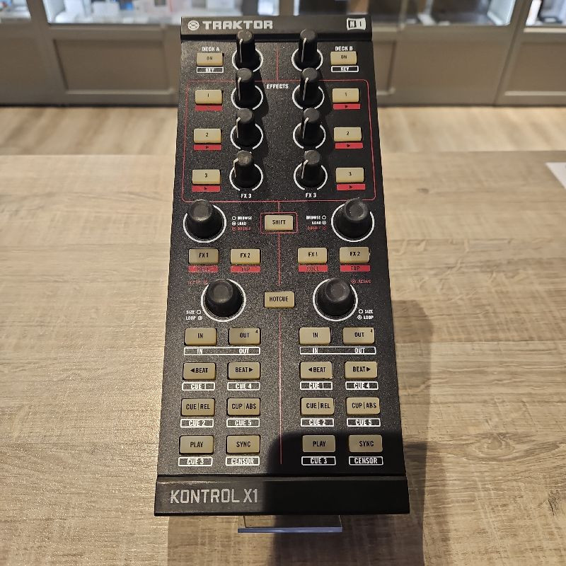 TRAKTOR KONTROL X1 TRAKTOR KONTROL X1