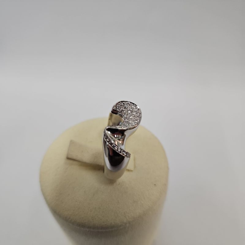BAGUE OR BLANC 18CTS ET DIAMANTS  7.20GRS T.53