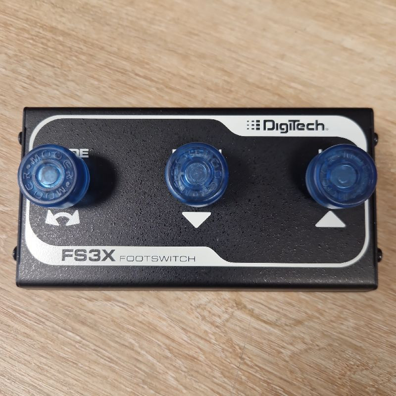 DIGITECH FS3X 3-BUTTON FOOTSWITCH DIGITECH FS3X 3-BUTTON FOOTSWITCH