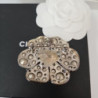 BROCHE CHANEL CAMELIA SWAROVSKI