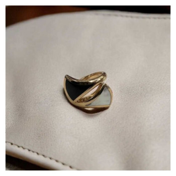 BAGUE BULGARI DIVA ONYX ET NACRE