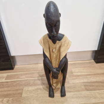 STATUE AFRICAINE PERSO ACCROUPI 45 CM 