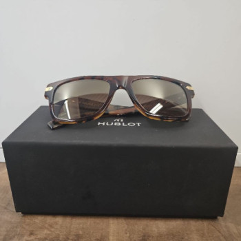 LUNETTE SOLEIL HUBLOT AVEC BOITE 