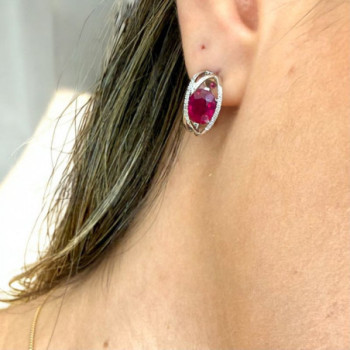 BOUCLES D OREILLES OR BLANC 18K DIAMANTS ET RUBIS 5.15GRS