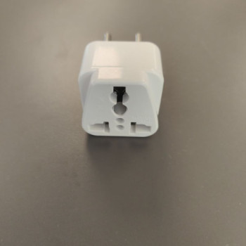 ADAPTATEUR PRISE UNIVERSAL