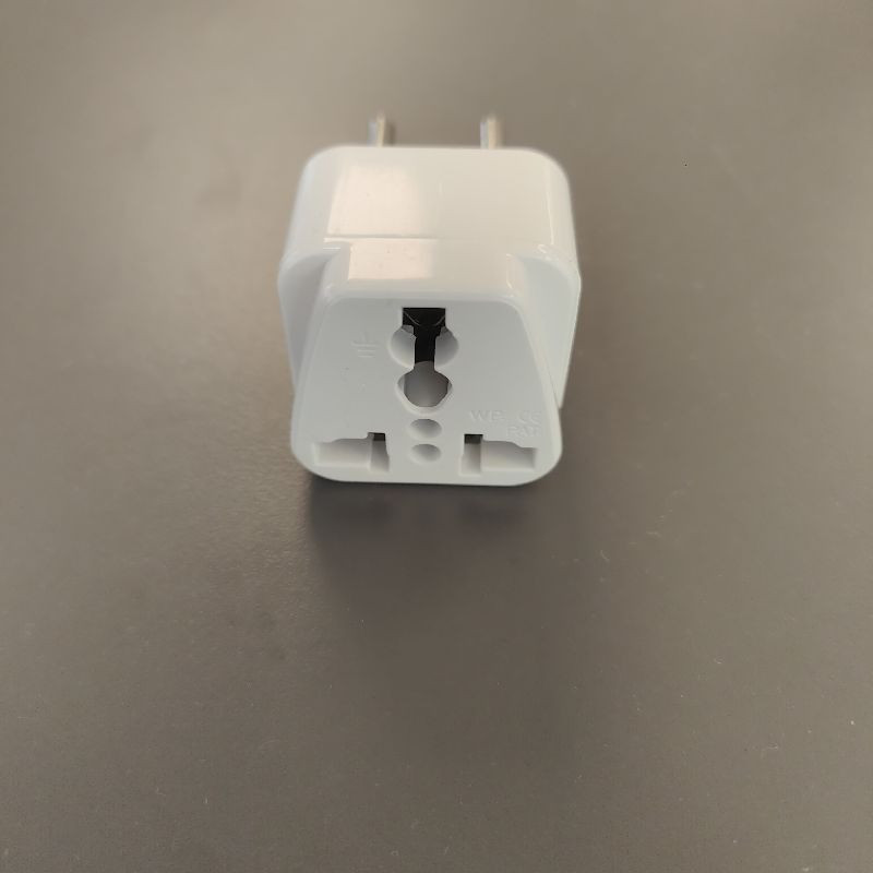 ADAPTATEUR PRISE UNIVERSAL ADAPTATEUR PRISE UNIVERSAL