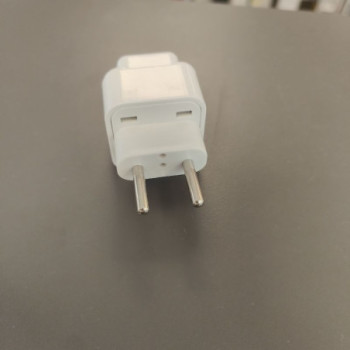 ADAPTATEUR PRISE UNIVERSAL