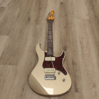 YAMAHA PACIFICA SEYMOUR DUNCAN 502V