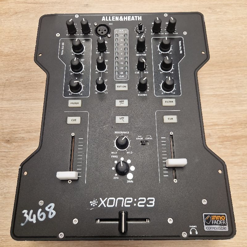TABLE DE MIXAGE ALLEN & HEATH XONE 23 TABLE DE MIXAGE ALLEN & HEATH XONE 23