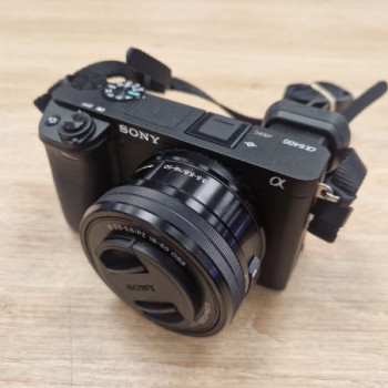 SONY A6400 DIGITAL CAMERA 16-50MM POWER ZOOM LENS