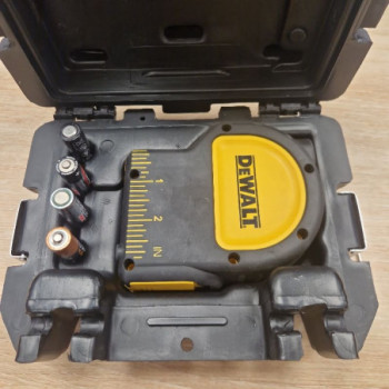 LASER DEWALT DW082