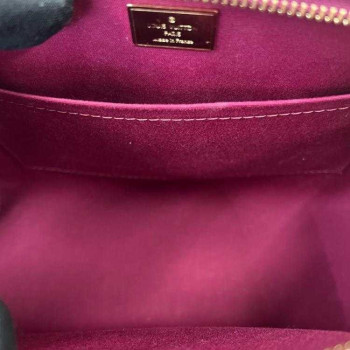 SAC LOUIS VUITTON BREA PM EN CUIR VERNIS