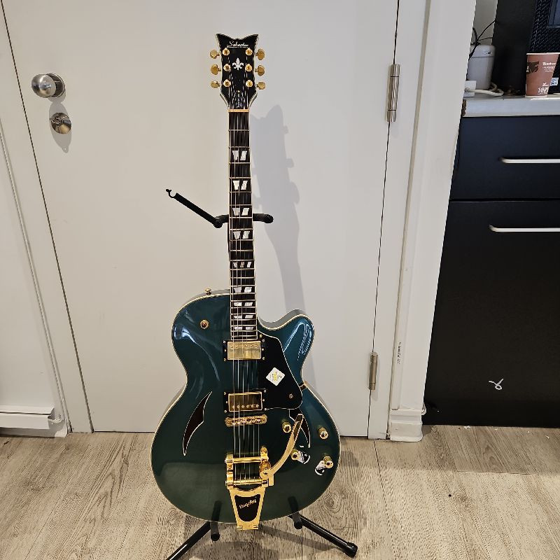 GUITARE ELECTRIQUE SCHECTER COUPE LTE BIGSBY GUITARE ELECTRIQUE SCHECTER COUPE LTE BIGSBY