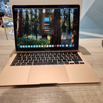 Apple MacBook Air M1 8GB RAM 256 GB SSD 13' A2337